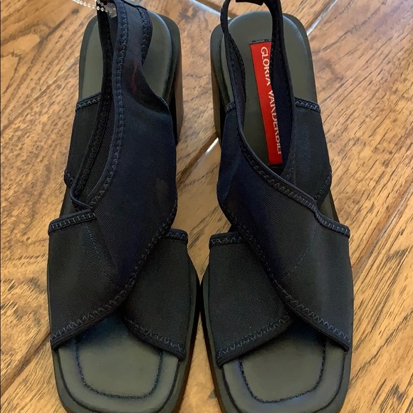 Gloria Vanderbilt heels - Picture 3 of 6